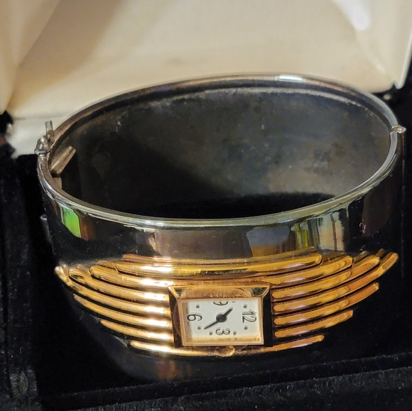 Watch - Picture 3 of 3